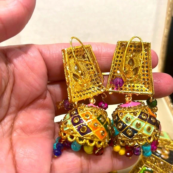 Navratan Gold Tone Jadau Choker Necklace Set Necklace, earrings and tikka) - Picture 8 of 10